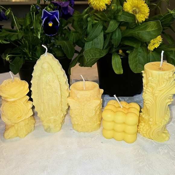 Handmade Sculpted Candles – Custom Colors, Custom Fragrances - Picture 5 of 10